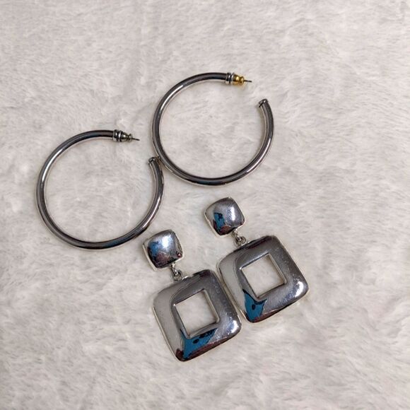 Vintage Bundle Silvertone Hoop & Square Earrings - 2 pair Bundle - Picture 3 of 11